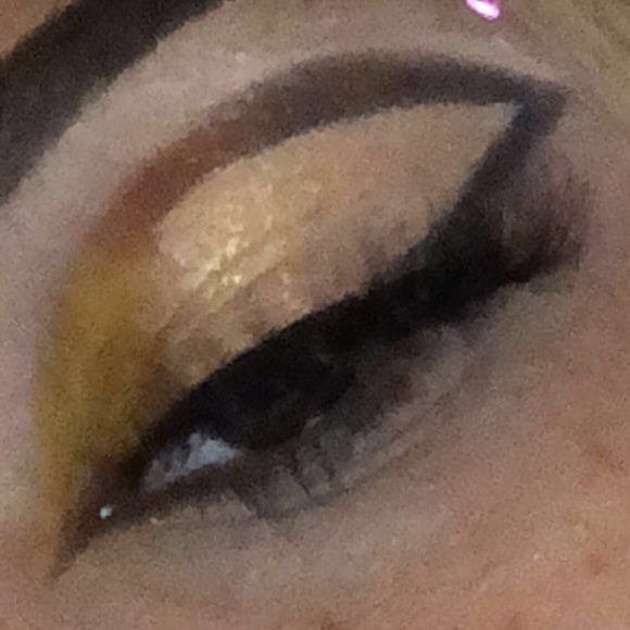 Meet your Posher, Amira - Picture 1 of 1